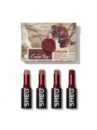 **Dynamatte Boom Long-Lasting Matte Lipstick (Ember Rose Set)** هو طقم أحمر شفاه مطفي طويل الثبات يتميز بتركيبة كريمية تمنح تغطية غنية ولونًا مكثفًا يدوم طوال اليوم دون التكتل أو الجفاف. يأتي طقم "Ember Rose Set" بألوان دافئة مستوحاة من درجات الوردي والنيود المحايدة، مما يجعله مثاليًا للإطلالات اليومية والمناسبات الخاصة. تركيبته خفيفة على الشفاه وتمنح لمسة نهائية مخملية تدوم لساعات.