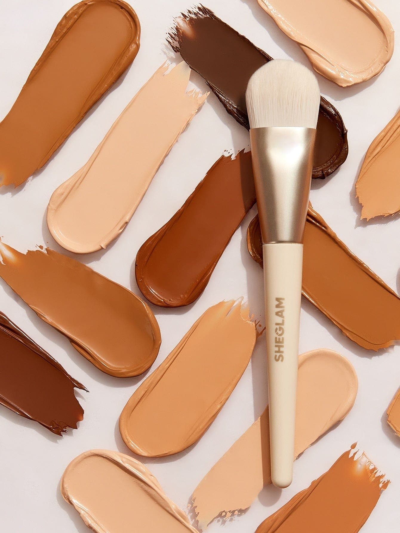 Sheglam foundation brush | فرشاة فونديشن من شيكلام